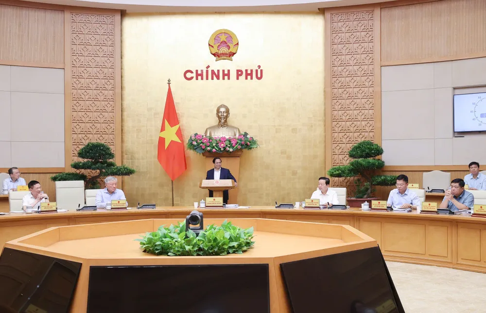 នាយករដ្ឋមន្ត្រី Pham Minh Chinh អញ្ជើញជាអធិបតីក្នុងកិច្ចប្រជុំរដ្ឋាភិបាលស្តីពីការបង្កើតច្បាប់។ រូបថត៖ VIET Chung
