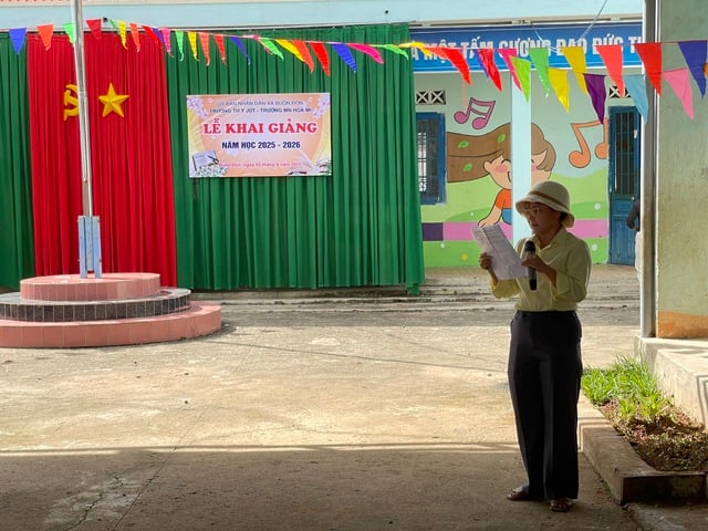 Trường biên giới trước ngày khai giảng năm học mới - Ảnh 7.