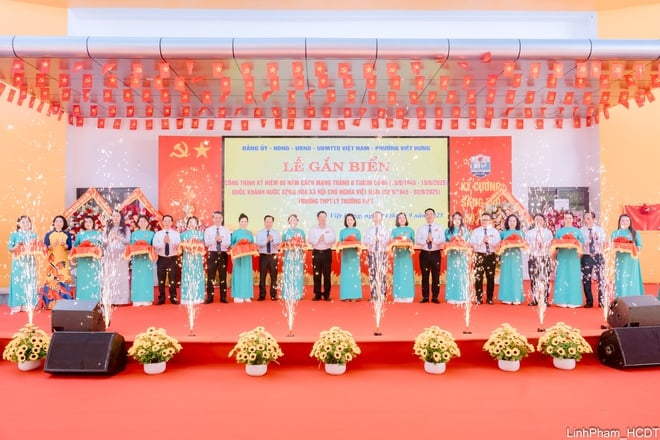 Phường Việt Hưng gắn biển công trình Trường THPT Lý Thường Kiệt chào mừng Quốc khánh 2/9- Ảnh 8.