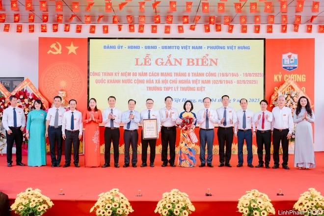 Phường Việt Hưng gắn biển công trình Trường THPT Lý Thường Kiệt chào mừng Quốc khánh 2/9- Ảnh 14.