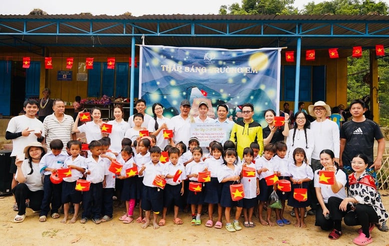 Kỷ niệm 80 năm truyền thống ngành Giáo dục và Lễ khai giảng đặc biệt- Ảnh 8.
