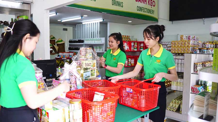 Tổng mức bán lẻ hàng hóa và doanh thu dịch vụ của tỉnh 8 tháng đạt hơn 150.000 tỷ đồng. Ảnh: THẢO TIÊN