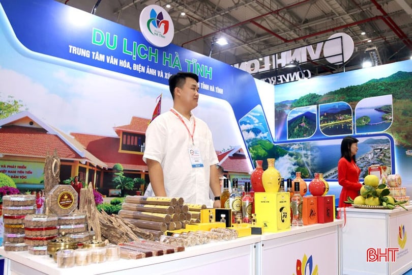 bqbht_br_cac-san-pham-ocop-ha-tinh-duoc-gioi-thieu-tai-gian-hang.jpg