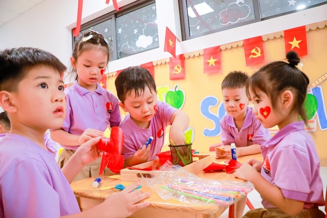 Miễn học phí từ mầm non đến phổ thông, học sinh không cần nộp đơn- Ảnh 1.
