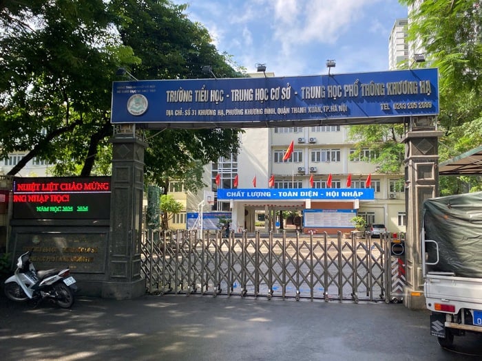 Hà Nội: Cách chức Hiệu trưởng trừ lương giáo viên lấy tiền trả lại phụ huynh- Ảnh 1.