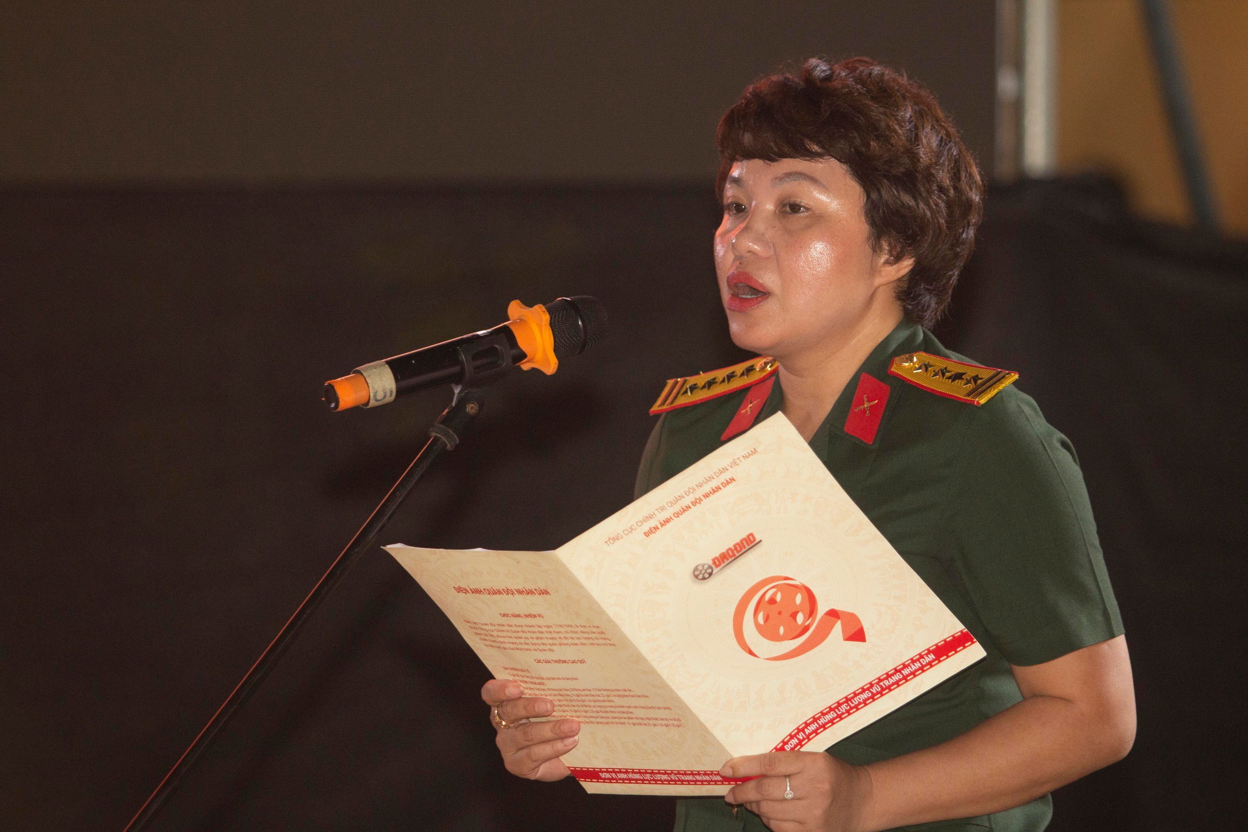 'Mưa đỏ' rơi trong lòng người dân Quảng Trị giữa đêm thành cổ- Ảnh 2.