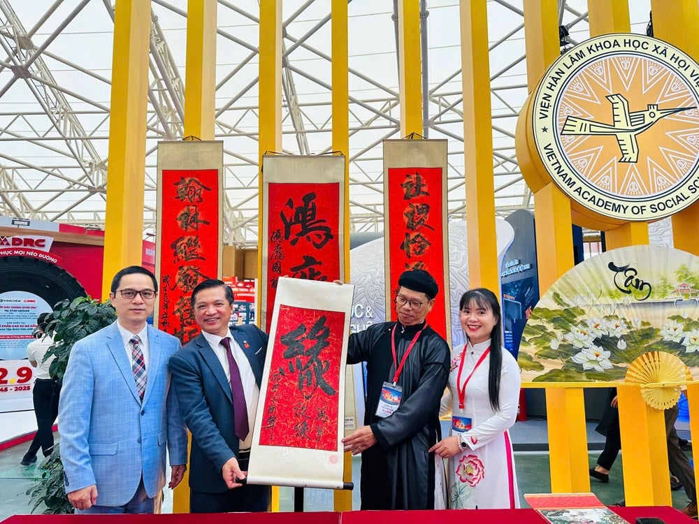 Pengetahuan mencipta masa depan - foto 1