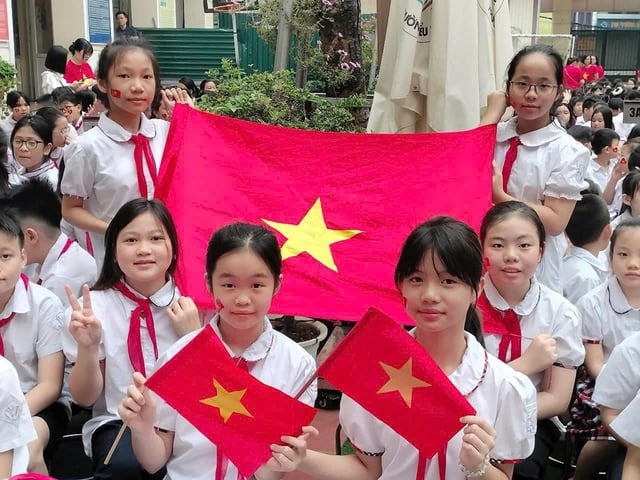 Lễ khai giảng đặc biệt kỷ niệm 80 năm ngành giáo dục việt nam - Ảnh 3.