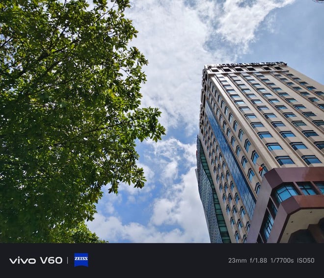 Trải nghiệm vivo V60: mỏng nhẹ, pin lớn và camera chân dung ZEISS - Ảnh 7.