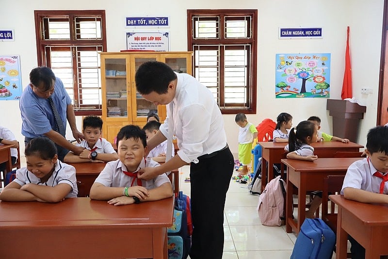 Rộn ràng lễ khai giảng ở Đặc khu Trường Sa