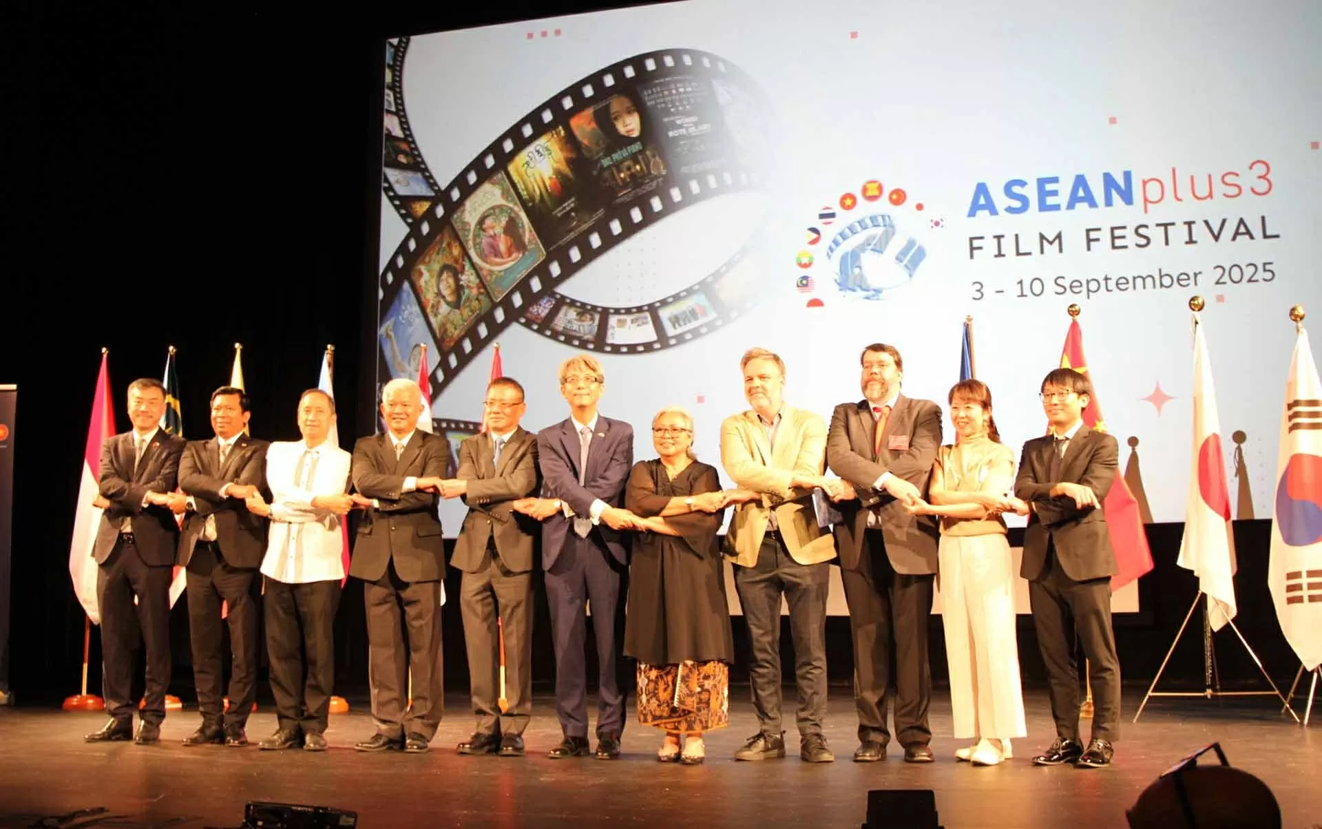 Liên hoan phim ASEAN+3 rực rỡ khai mạc tại Praha