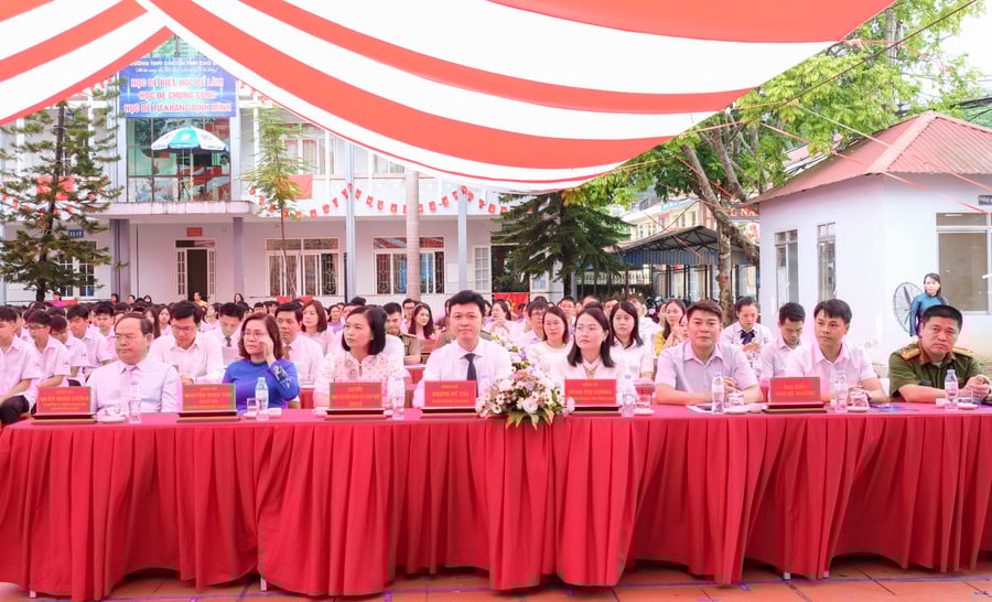 dai-bieu.jpg