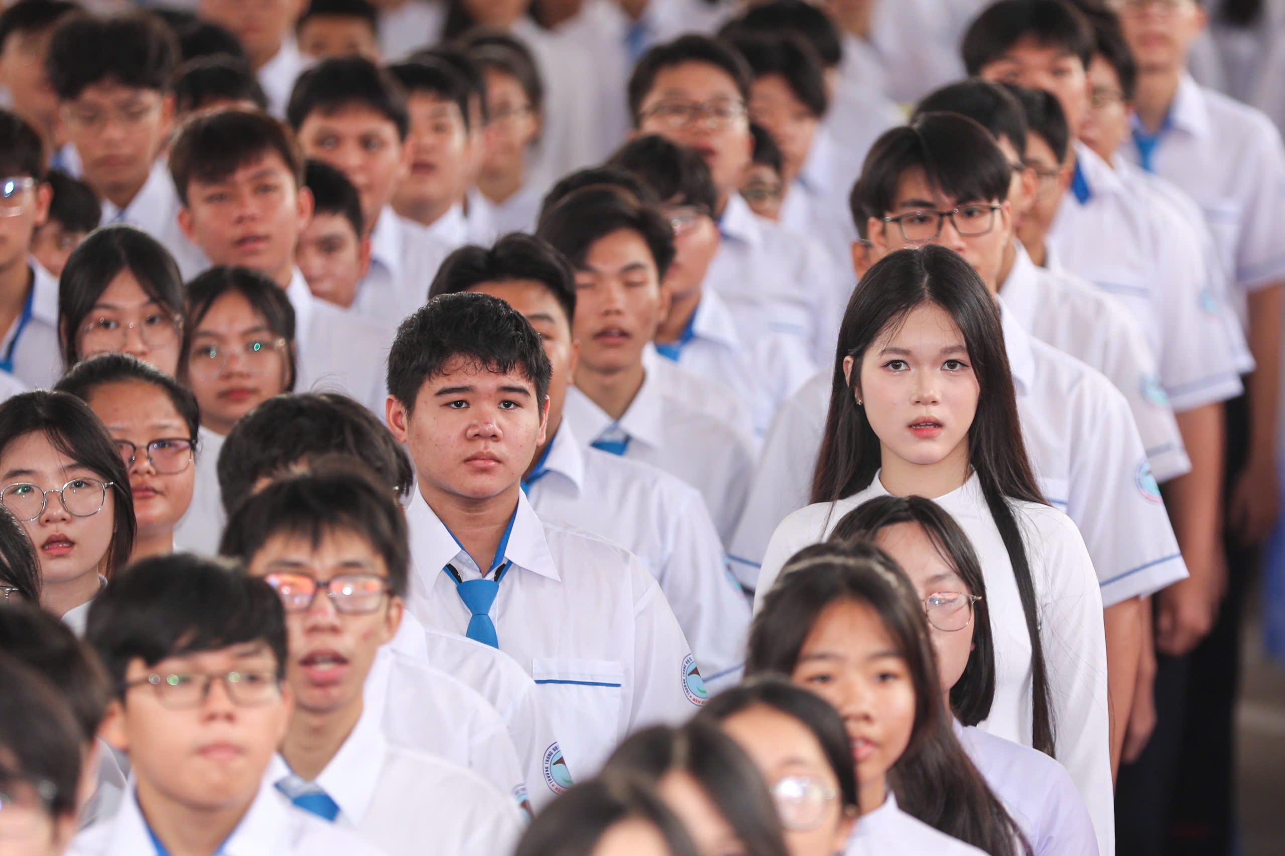 Lễ chào cờ ấn tượng đặc biệt trên khắp cả nước - Ảnh 3.
