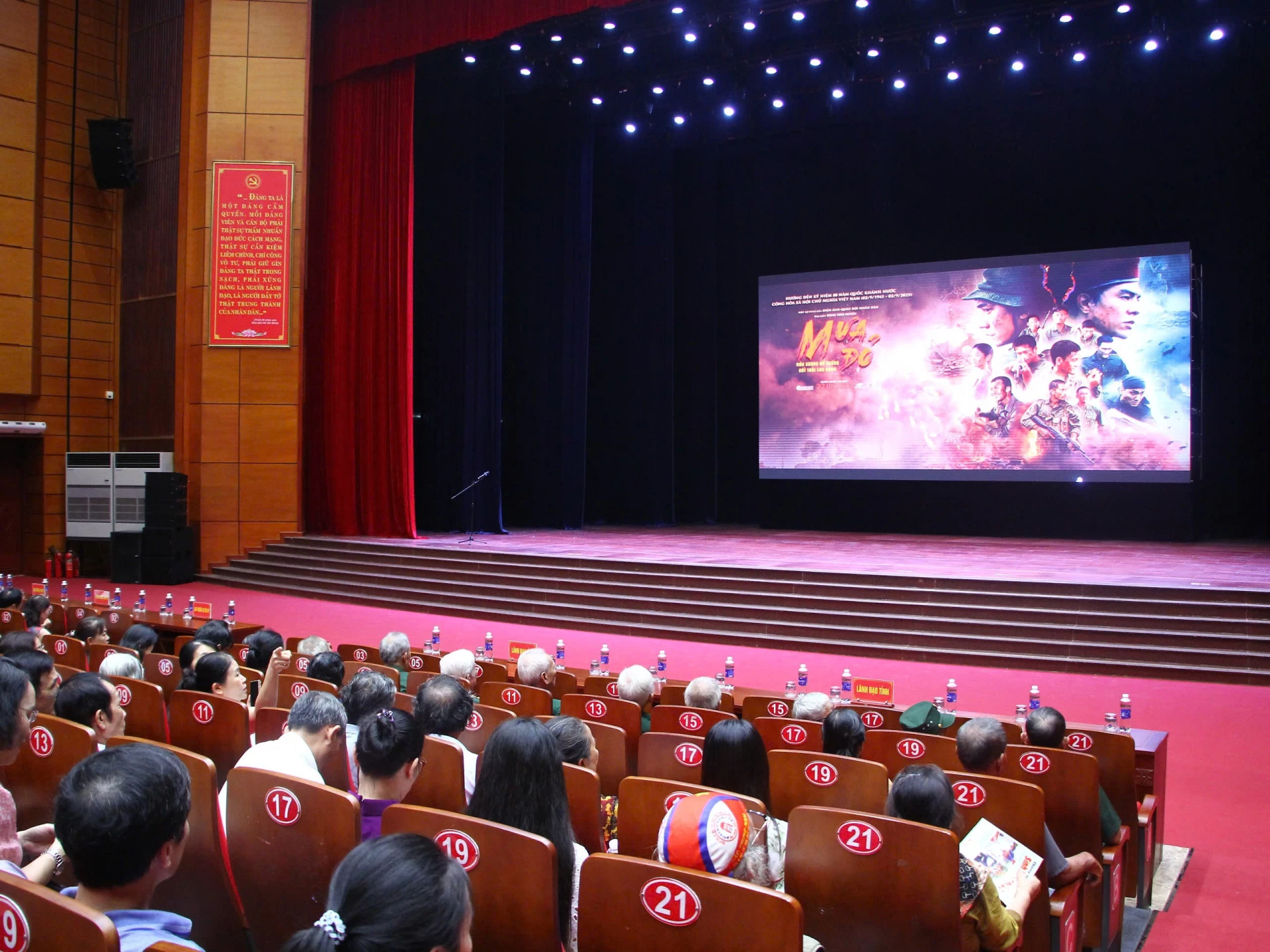 Scéna z promítání filmu - Foto: H.N
