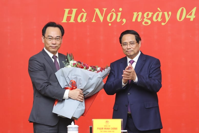 Thủ tướng trao quyết định bổ nhiệm lãnh đạo 8 bộ, cơ quan- Ảnh 8.