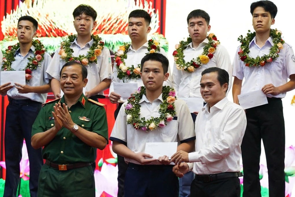 Nhiều thí sinh 29, 30 điểm ở TPHCM đỗ các trường quân sự - 1