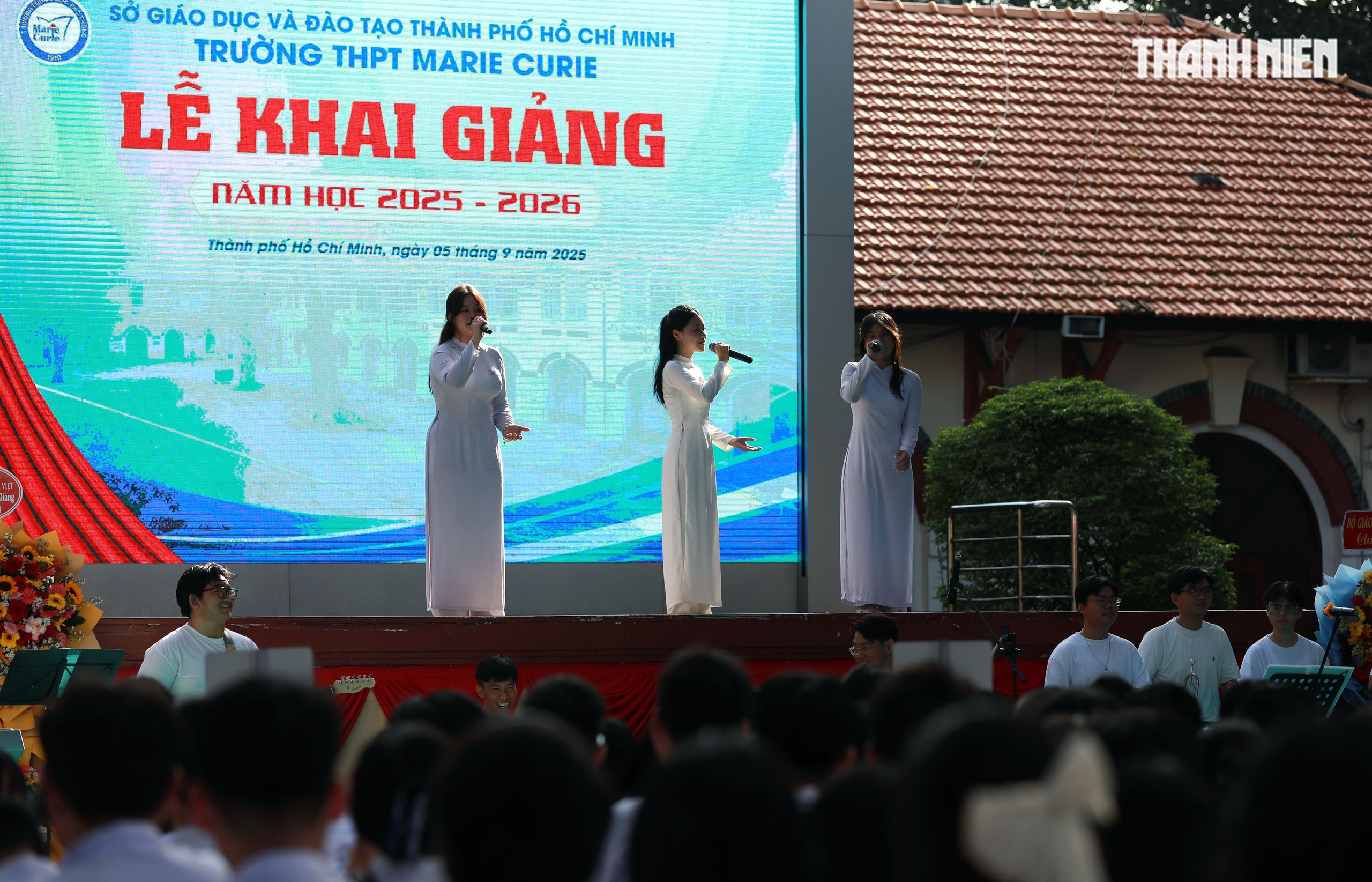 Nữ sinh trường THPT Marie Curie rạng ngời trong ngày khai giảng 107 năm lịch sử - Ảnh 6.