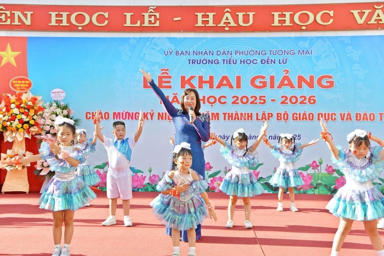 Không khí hân hoan khai giảng năm học mới lan tỏa khắp mọi miền Tổ quốc- Ảnh 6.