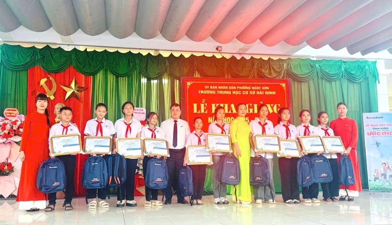 Sacombank ផ្តល់អាហារូបករណ៍ 