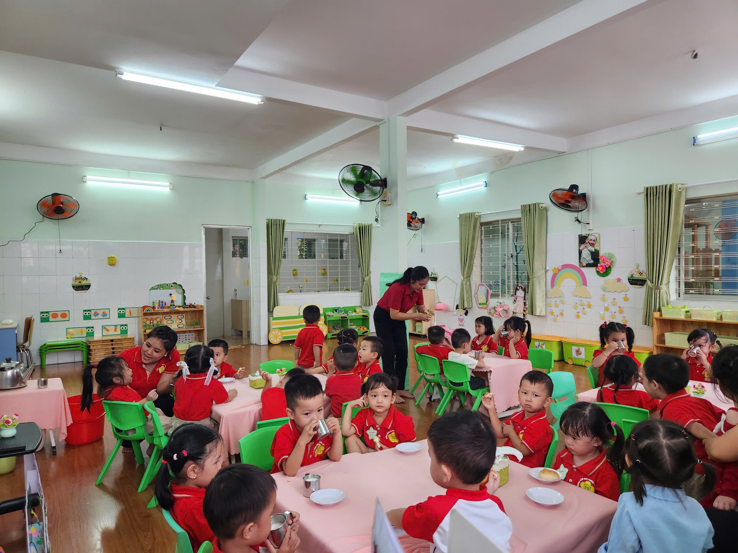 Trường mầm non TP.HCM vừa nhận Huân chương Lao động hạng ba có gì đặc biệt? - Ảnh 8.