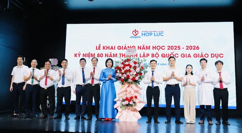 Schulen in der Provinz Thanh Hoa hielten feierlich „besondere“ Eröffnungszeremonien ab
