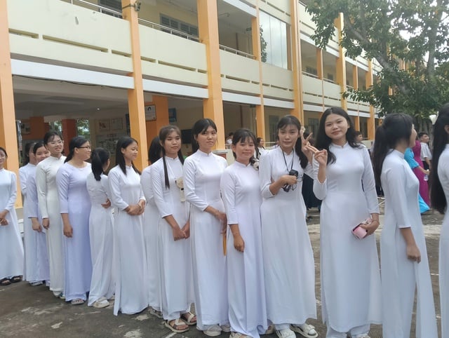 Trường học TP.HCM làm điều ý nghĩa trong ngày khai giảng - Ảnh 4.