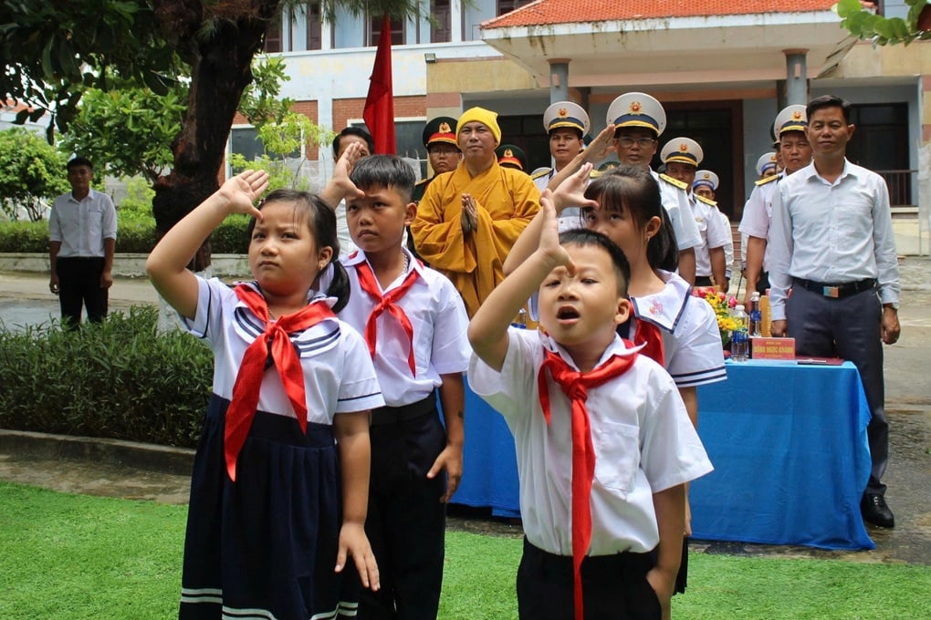 Tiếng trống năm học mới rộn ràng trên quần đảo Trường Sa - 3