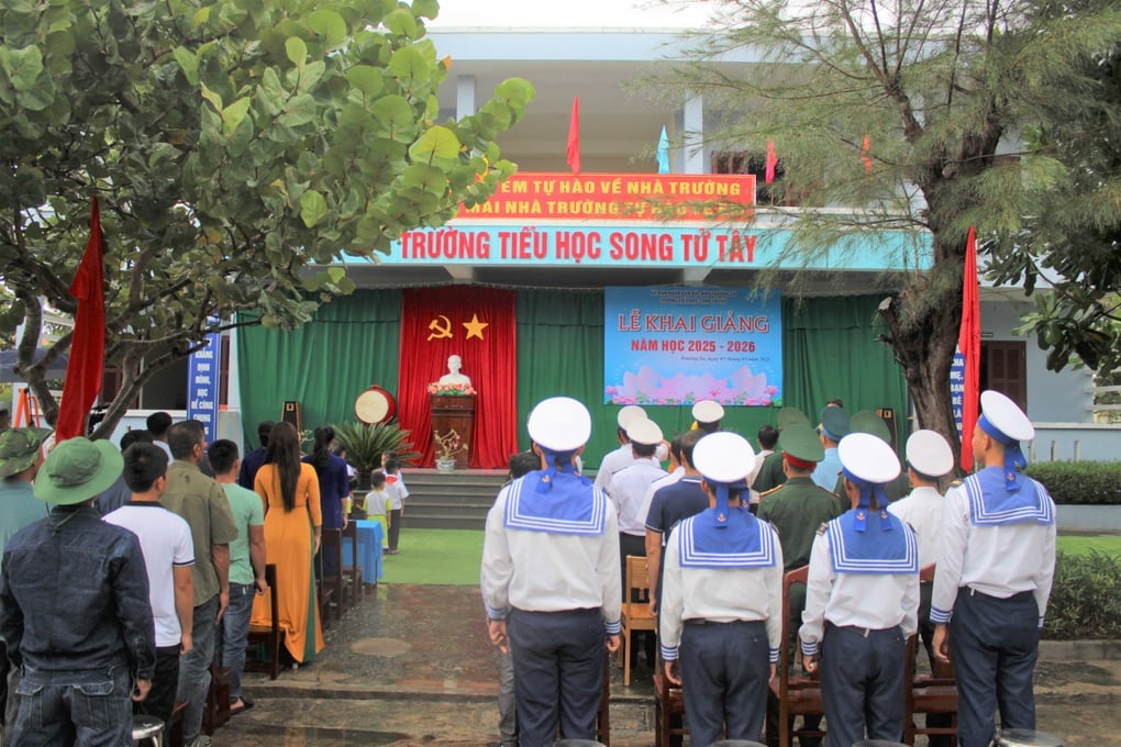 Tiếng trống năm học mới ngân vang trên quần đảo Trường Sa - 6