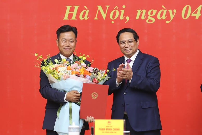 Thủ tướng trao quyết định bổ nhiệm lãnh đạo 8 bộ, cơ quan- Ảnh 11.