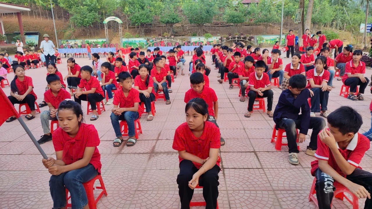 Lễ khai giảng tại Trường Tiểu học & THCS số 1 Phúc Khánh (xã Phúc Khánh, tỉnh Lào Cai).