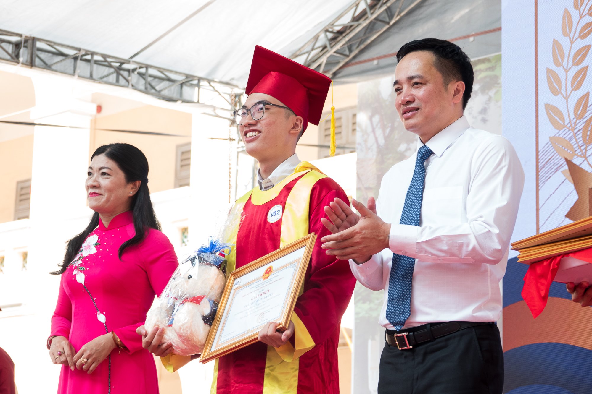 Trường THPT chuyên Lê Hồng Phong tp . Hcm: Nơi ươm mầm tài năng và tri thức - Ảnh 1.