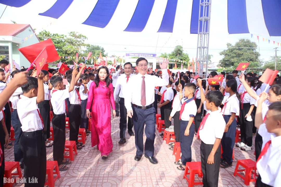 Bí thư Tỉnh ủy Nguyễn Đình Trung dự lễ khải giảng