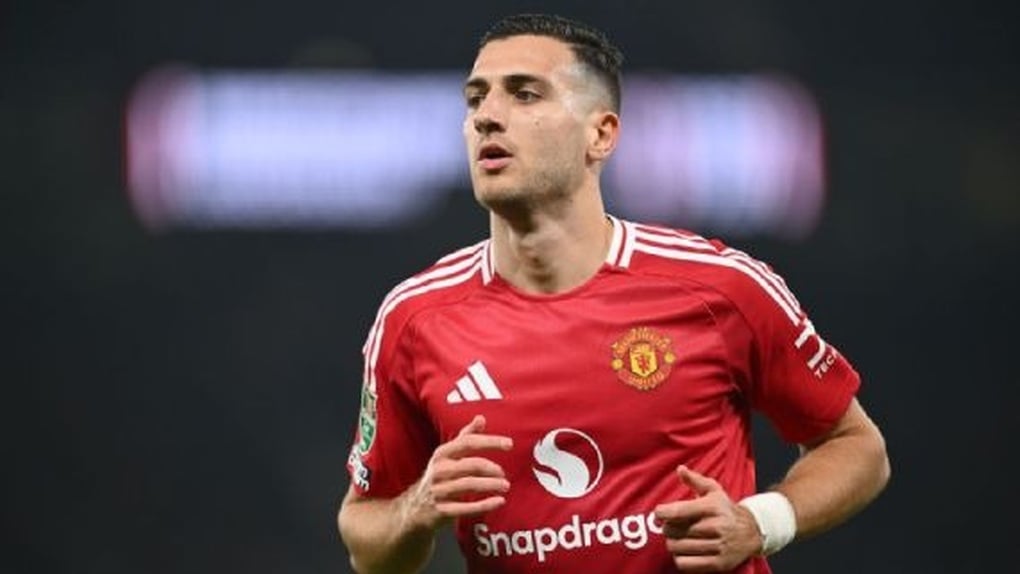 Man Utd nhận tổn thất lớn trước màn so tài với Man City - 1