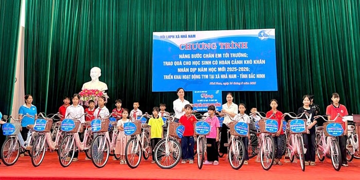Hội LHPN tỉnh Bắc Ninh lan tỏa yêu thương, tiếp bước em đến trường - Ảnh 2.