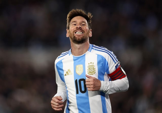 Messi ghi cú đúp trong trận đấu cuối vòng loại World Cup, CĐV Argentina càng tiếc nuối - Ảnh 1.