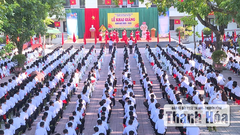Schulen in der Provinz Thanh Hoa hielten feierlich „besondere“ Eröffnungszeremonien ab