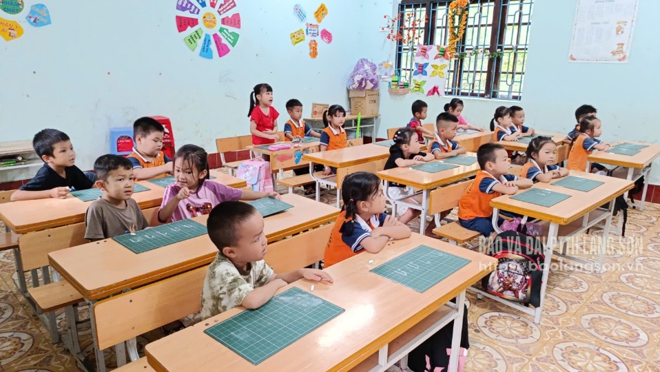 Học sinh lớp 1, Trường Tiểu học - THCS Khánh Khê học "2 tuần không" trước thềm năm học mới 2025-2026