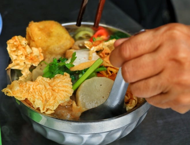 Quán chay gần chùa Vĩnh Nghiêm tồn tại gần nửa thế kỷ: Ông chủ... lạ đời- Ảnh 3.