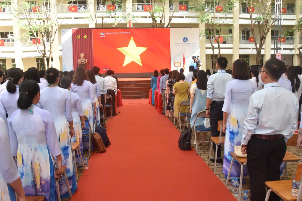 Lễ chào cờ ấn tượng đặc biệt trên khắp cả nước - Ảnh 8.