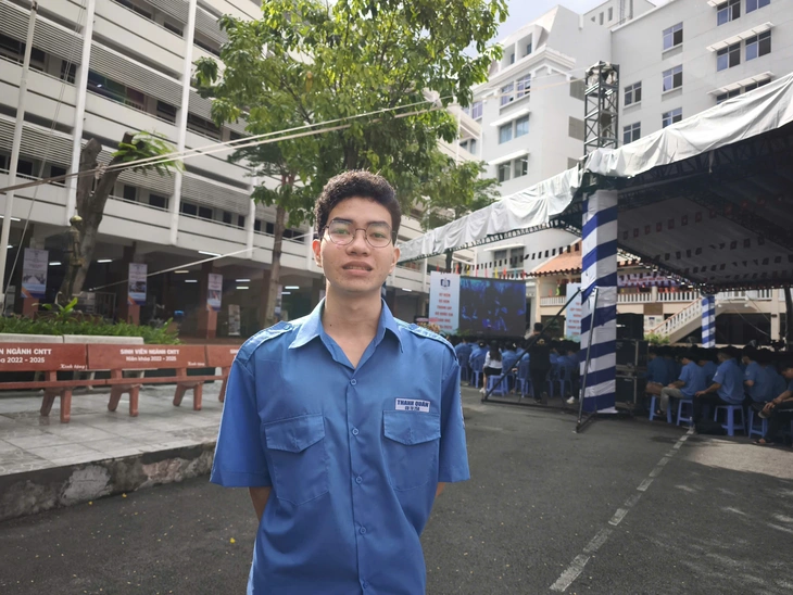 Thủ khoa gây bất ngờ ở lễ khai giảng: Điểm tốt nghiệp 'cao ngút' nhưng chọn học cao đẳng - Ảnh 1.