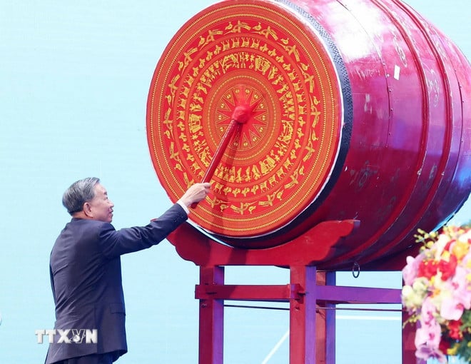 Tổng Bí thư Tô Lâm: Không áp đặt những chuẩn mực cũ cho nền giáo dục hiện đại- Ảnh 1.