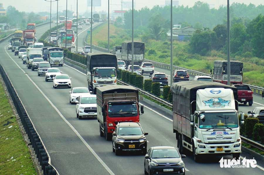 Cao tốc TP.HCM - Trung Lương hiện nay đã bị quá tải, nhu cầu mở rộng càng trở nên cấp thiết - Ảnh: MẬU TRƯỜNG