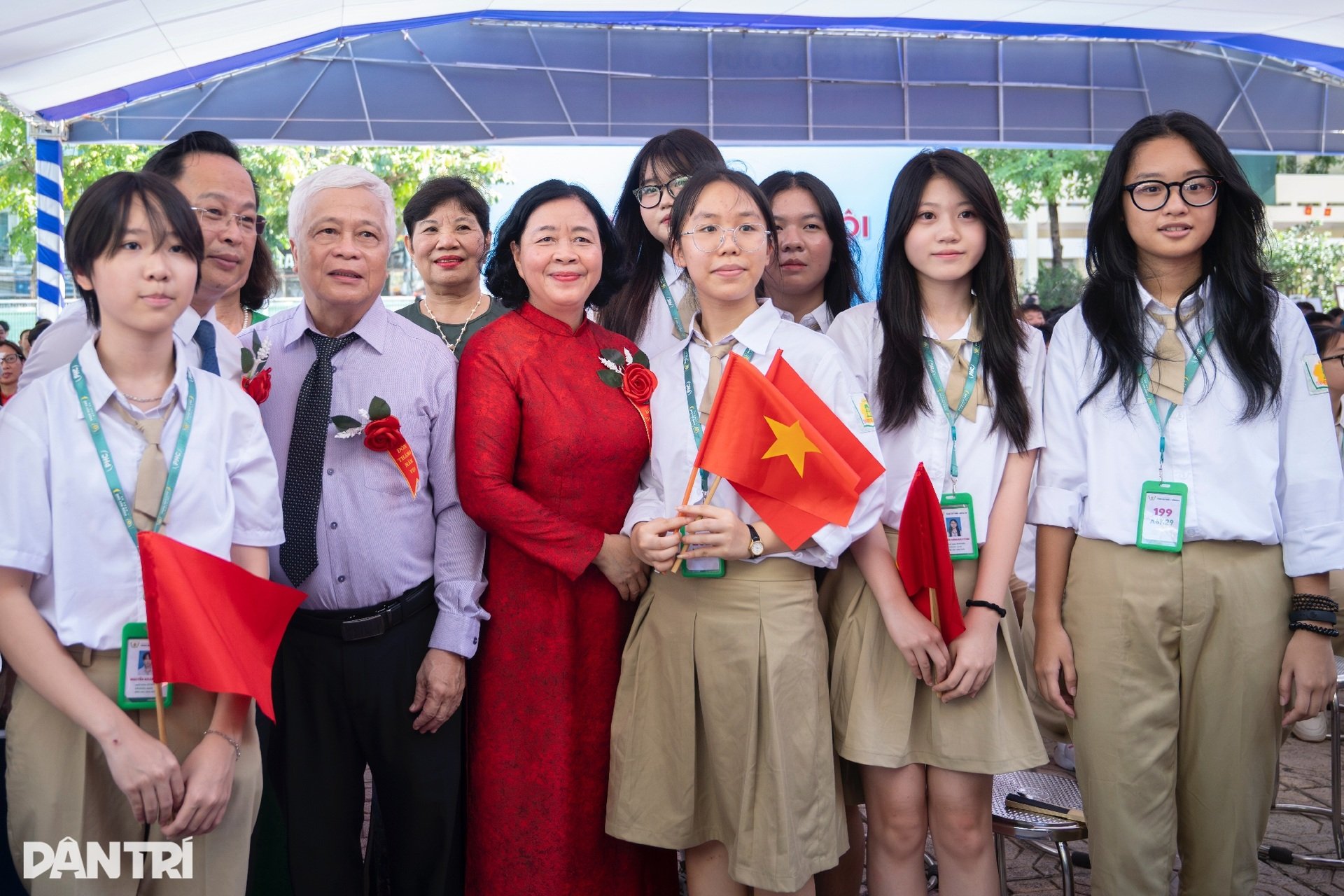 Không khí rộn ràng, hân hoan trong ngày khai giảng trên toàn quốc - 5