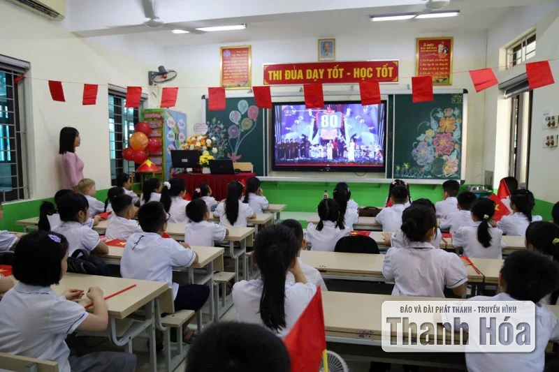 Schulen in der Provinz Thanh Hoa hielten feierlich „besondere“ Eröffnungszeremonien ab