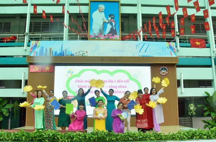 Hòa nhịp chung trong lễ khai giảng đặc biệt- Ảnh 1.