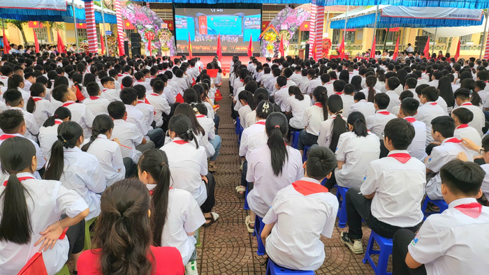 Lai Châu: Gần 150.000 học sinh bước vào năm học mới 2025 - 2026- Ảnh 1.