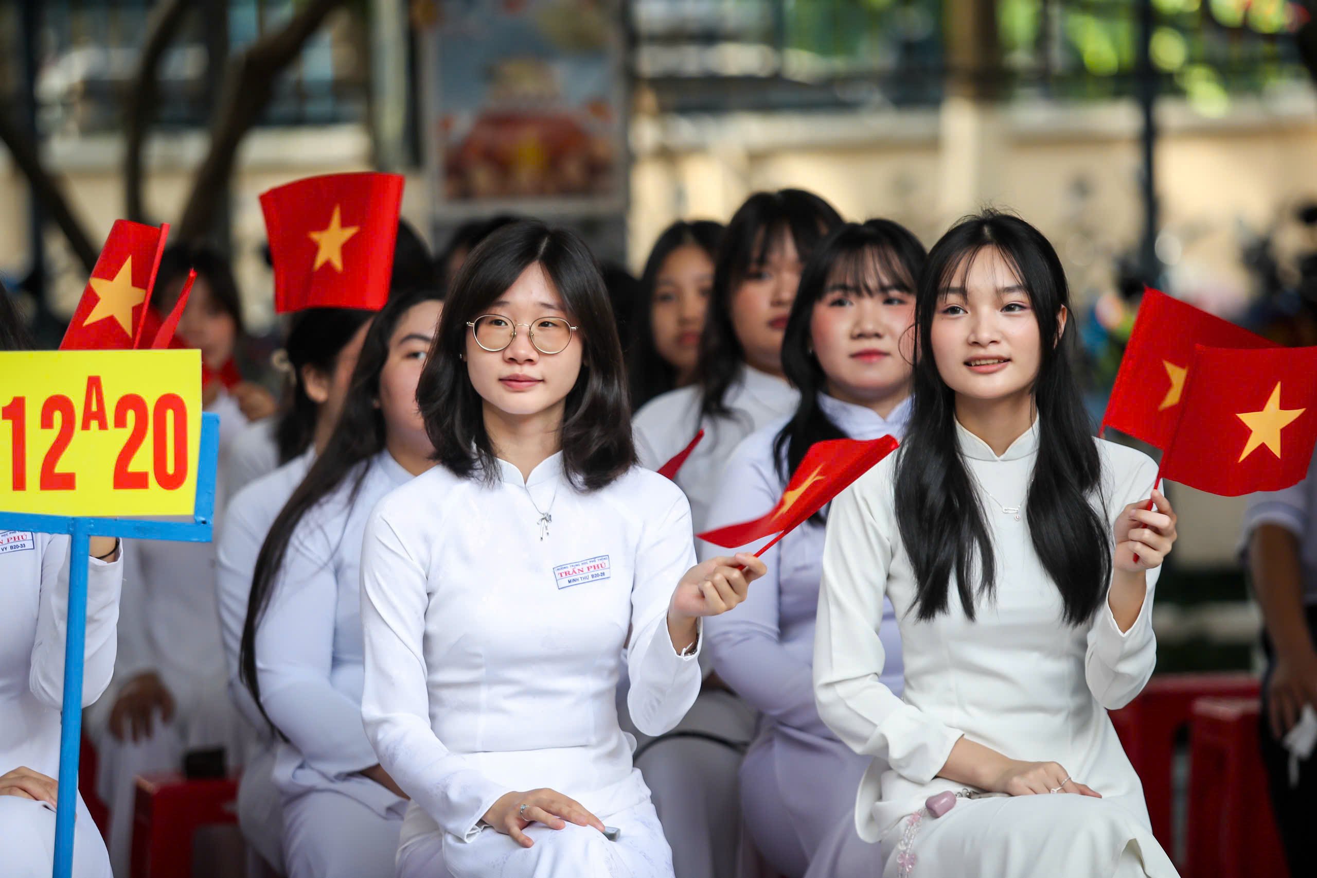 Những hình ảnh tuyệt đẹp ngày khai giảng ở siêu đô thị lớn nhất cả nước - Ảnh 6.