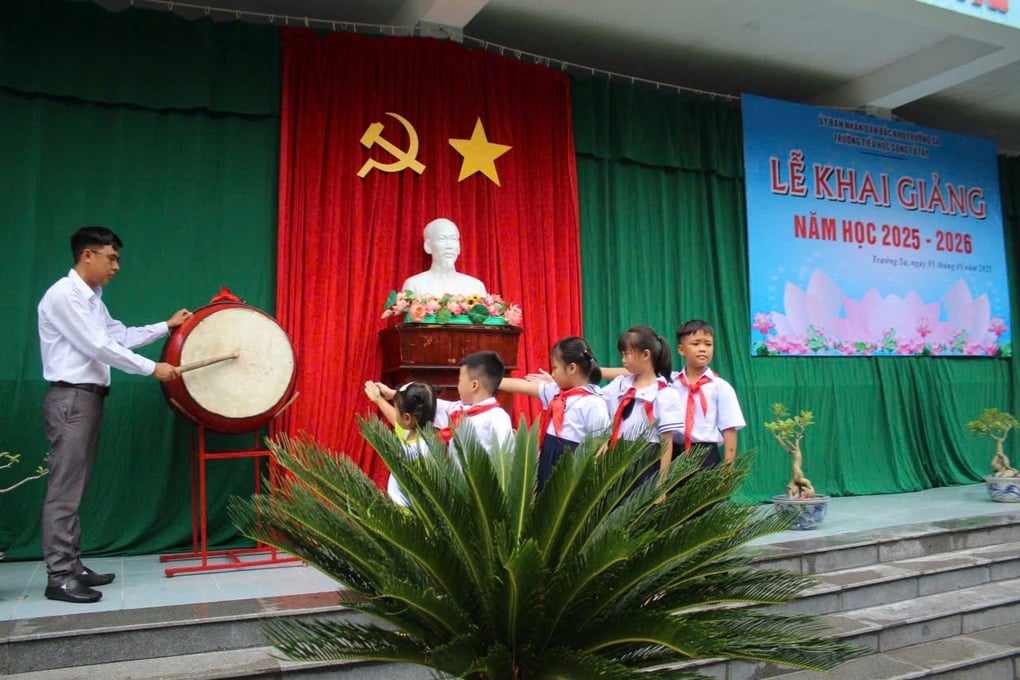 Tiếng trống năm học mới rộn ràng trên quần đảo Trường Sa - 2
