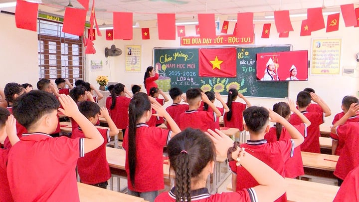 Hà Nội: Hai xã Thường Tín, Thượng Phúc rộn ràng khai giảng năm học mới - 1