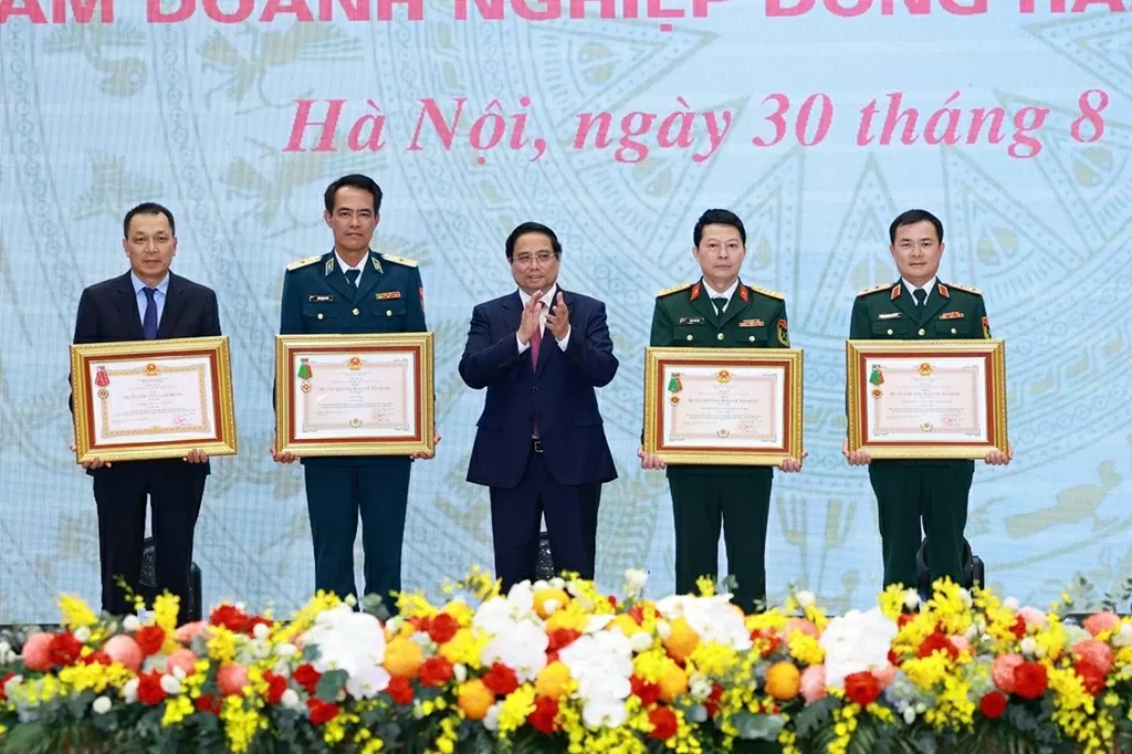 MB honored to receive the First Class Fatherland Protection Medal at the 80th Anniversary Conference of Enterprises accompanying the country